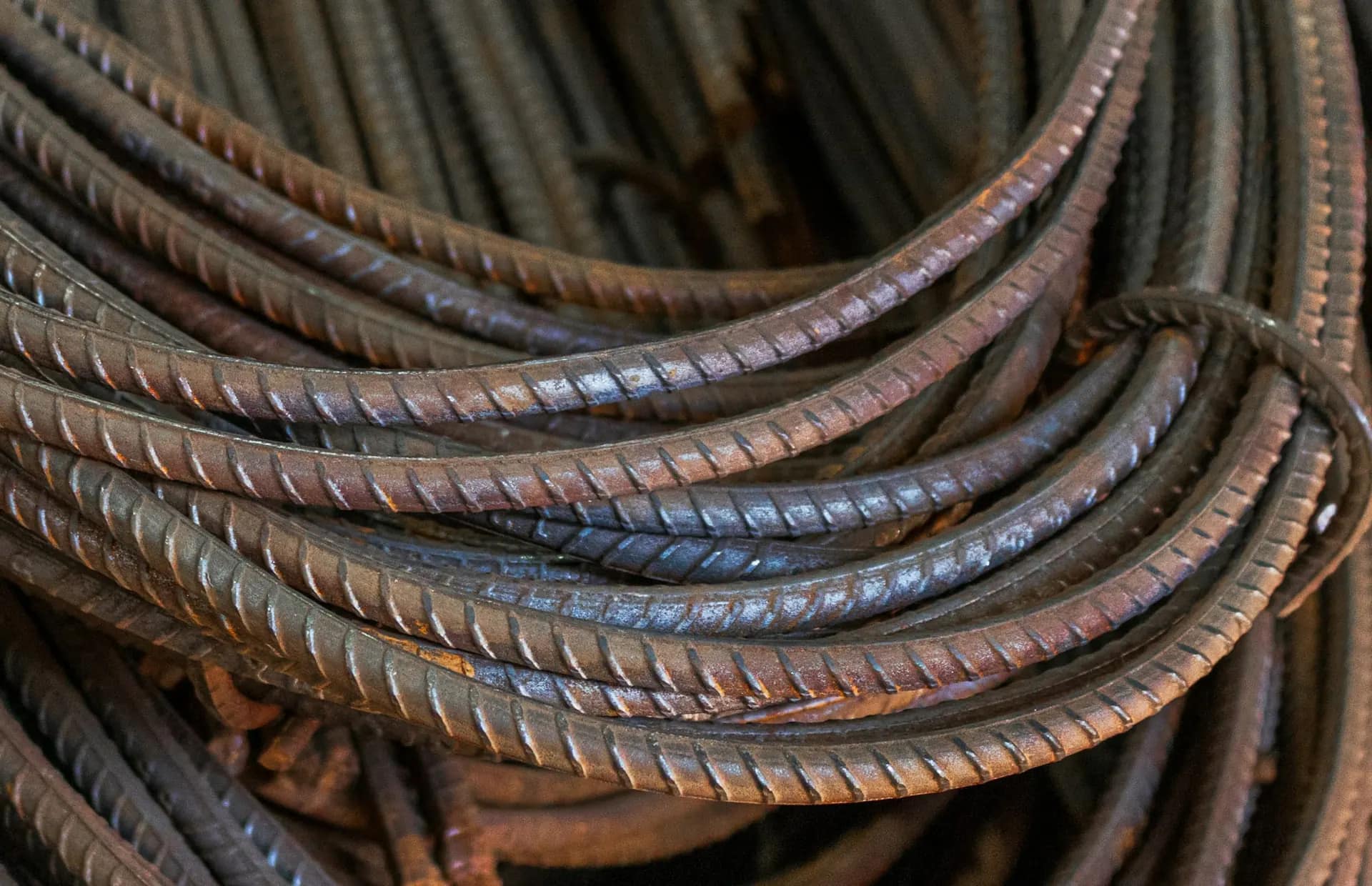 Bundled coils of ribbed reinforcement steel